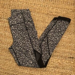 Lululemon high waisted patterned 7/8 legging